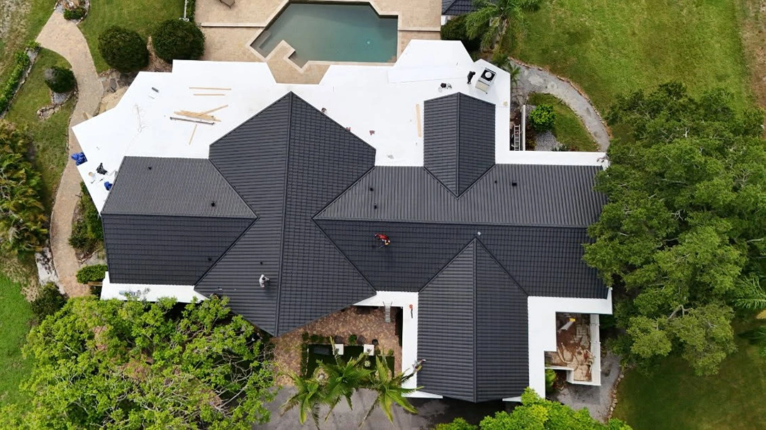 Worthouse metal roof in Atlantic Grey with TPO flat roof, Clearwater, FL